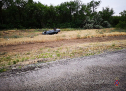 На хирургический стол попали водители, один из которых в ДТП улетел в кювет и перевернулся, а второй "нырнул" в оросительный канал