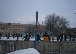 На катке городского парка заиграла музыка после публикации на сайте «Блокнот Камышина»