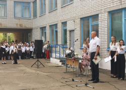 Депутаты Камышинской городской думы в День знаний  разошлись по школам в своих избирательных округах