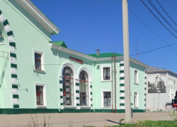 Поезда, идущие через станцию Петров Вал в Камышинском районе, задерживаются после атаки беспилотников