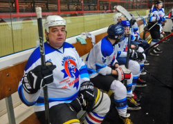 Хоккейный клуб имени А. П. Маресьева из Камышина победил команду «СтАрт-Саратов»