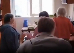 Правительство обязало главврачей камышинских поликлиник обеспечить прием камышан терапевтами в течение суток, не позже