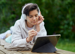 В Волгоградской области сезон покупок гаджетов к школе не завершился