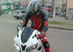 По пути в Камышин мотоциклист сбил 10-летнюю школьницу