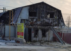 В Камышине погорельцы из дома на дамбе обратились за помощью к народу