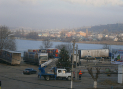 В Камышине в бухте начал разгружаться "Цирк слонов"