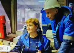 Депутат камышан в Госдуме Алексей Волоцков доложил избирателям, что побывал "на экскурсии" у мартеновской печи