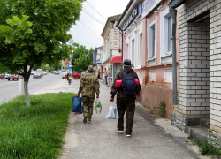 У российских призывников и уволенных с военной службы решили временно изымать загранпаспорта