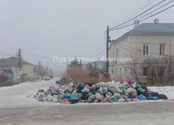 Губернатор провел совещание, на котором обсуждали, как вывозить мусор