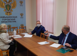 На приеме у Камышинского городского прокурора посетители жаловались на "тормозящий" сайт "Госуслуг"