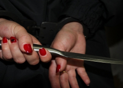 Жительница Камышина едва не зарезала зятя