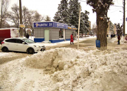 Сегодня коммунальщики весь день расчищали в Камышине снег