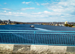 Не пора ли в Камышине к Первомаю покрасить выцветший и облупившийся мост? - камышанка