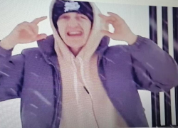 Камышинский рэпер облюбовал недостроенную ротонду на набережной для трека про печень и свободу (ВИДЕО)