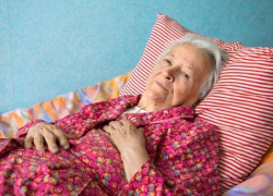 Спасатели Камышина обнаружили за заблокированными дверями двух квартир умирающих пенсионерок