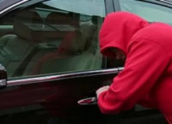  Муж угнал машину из Камышина и уехал в Саратов 