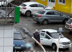 О выброшенном из автомобиля "скорой помощи" пациенте сообщили очевидцы в Камышине