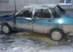 В городе и селе сгорело по автомобилю