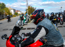 В Камышине байкеры завершили сезон эффектным проездом по центральным улицам