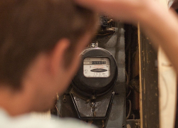 Жителей Волгоградской области заставят менять счетчики на новые — с симкой и интернетом, - портал V1.RU