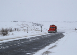 Более 300 единиц спецтехники задействовали в устранении последствий непогоды на автотрассах Волгоградской области