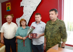 В Камышинском района награды погибших героев СВО передали их родным