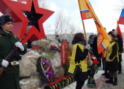 Камышан зовут вспомнить героев- "афганцев", положить цветы к мемориалу на 3-м городке