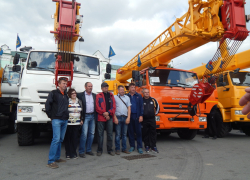 Российское Министерство промышленности решило "подкормить" крановый завод в Камышине с федерального уровня