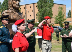  В Камышине среди школьников, награжденных за парад 9 мая, девочек оказалось больше, чем мальчиков