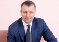 На выборах в Госдуму по Волгоградскому округу, в котором голосуют камышане, вместо Анны Кувычко может получить мандат утвержденный Москвой Алексей Волоцков