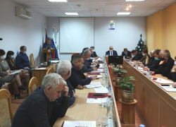 Депутаты Камышинской городской думы провели заседание у елки