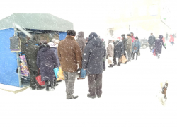 Информация оказалась для камышан востребованным товаром: у газетного киоска выстроилась очередь в метель