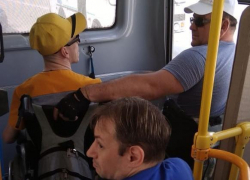 Камышанам-инвалидам показалось, что волгоградские функционеры "Единой России" пропиарились на их беде