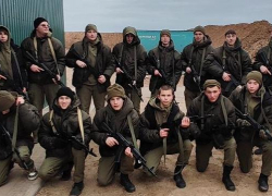 Камышинские школьники уехали в оборонно-спортивный лагерь