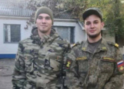 В поселке Красный Яр Жирновского района Волгоградской области рядом похоронили двух неразлучных друзей, героически погибших в спецоперации