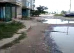 В городе Петров Вал Камышинского района заасфальтировали улицу, по которой жители "плавали" два года