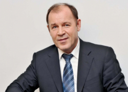 Новый спецпредставитель губернатора Андрея Бочарова, экс-вице-президент "Лукойла" отказался от зарплаты