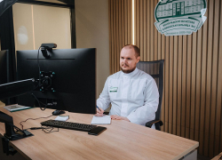 Врачей и пациентов в Камышине продолжают консультировать по телемосту