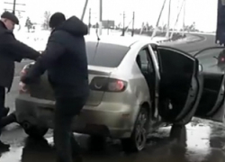 В Камышине оперативники задержали трио "воров-барсеточников"