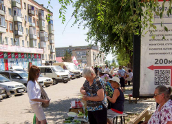 В Камышине центральная улица Ленина превратилась в большой базар на асфальте, который все растягивается