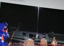 В Камышине парни и девушки смело шагнули в крещенскую купель в 20-градусный мороз (ВИДЕО)