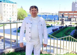 Пока власти Камышина набрали в рот воды, камышанин Анатолий Ярмолович прокомментировал федеральной прессе ситуацию с КПК "Честь", взорвавшую город