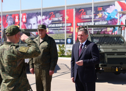 Бронеавтомобили "Сармат" и другую спецтехнику Волгоградская область передала бойцам на СВО