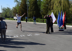 В Камышине в городской эстафете в честь Дня Победы первые места завоевали школа №7 и политехнический колледж