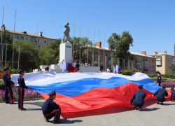 В Камышине в честь Дня России пройдут акция на площади Павших борцов и концерт в парке, в Волгограде концерт отменили из-за трагедии с катамараном