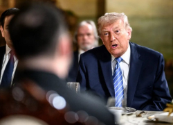 Трамп призвал Зеленского поторопиться с миром: глава США спешит победить Россию с помощью доллара