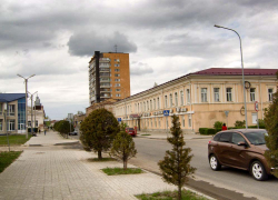 На Камышин стремительно движется грозовой фронт: экстренное предупреждение МЧС