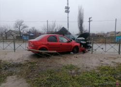 На дороге между Камышином и Волгоградом водитель из Ставрополья вылетел на "встречку" и изранил троих участников ДТП, в том числе 13-летнюю девочку