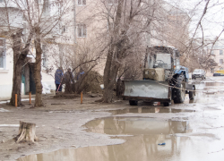 Как посмотришь по Камышину - все что-то раскапывают коммунальщики, а заравнивать дядя будет?", - камышанин