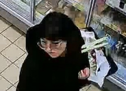 Полиция Камышина разыскивает женщину, подозреваемую в совершении кражи